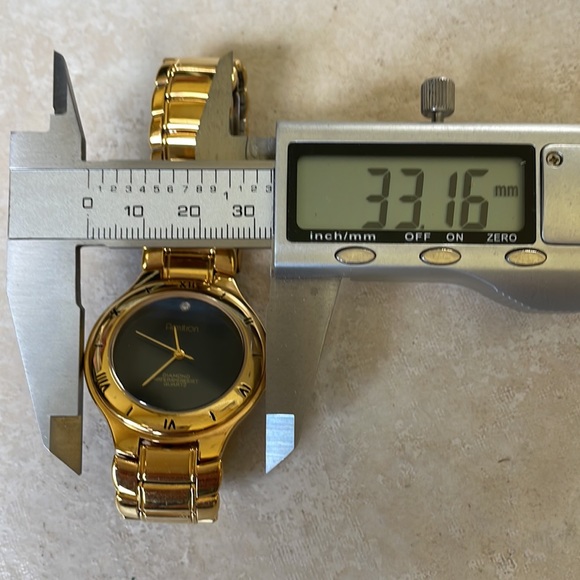 Armitron men battery water resistant gold tone 1diamond - Picture 6 of 6